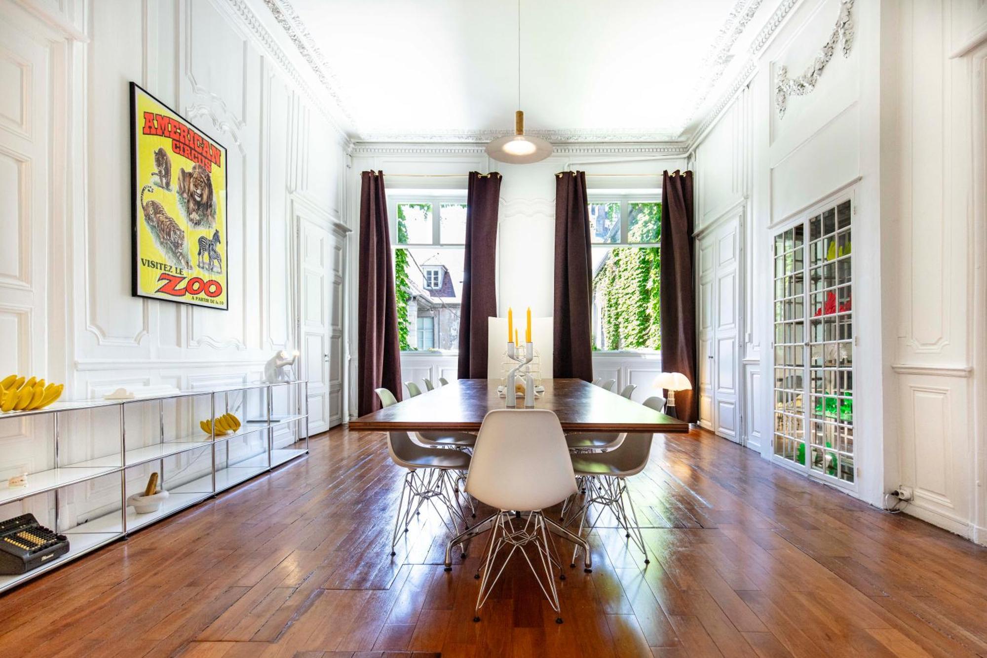 Particulier Annee 1734 - Parking - Centre Apartment